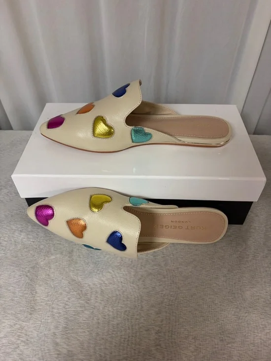 NIB Kurt Geiger Otter Love Beige Leather Heart-Accent Slip-On Mules - Size 7 - Picture 3 of 7